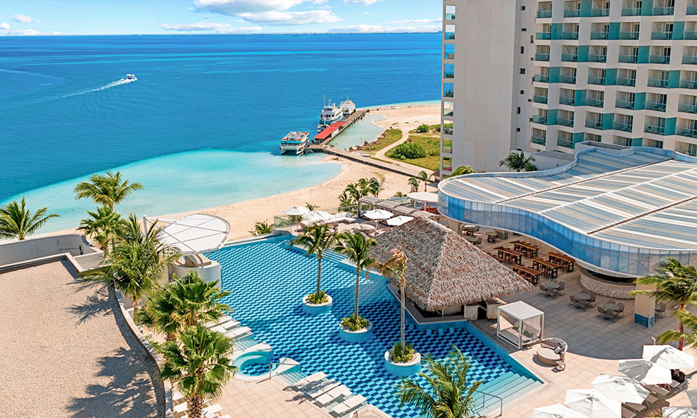 Amàre Cancún vista piscina y playa